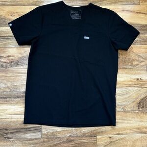 Men’s Figs 3 pocket scrub top black size S